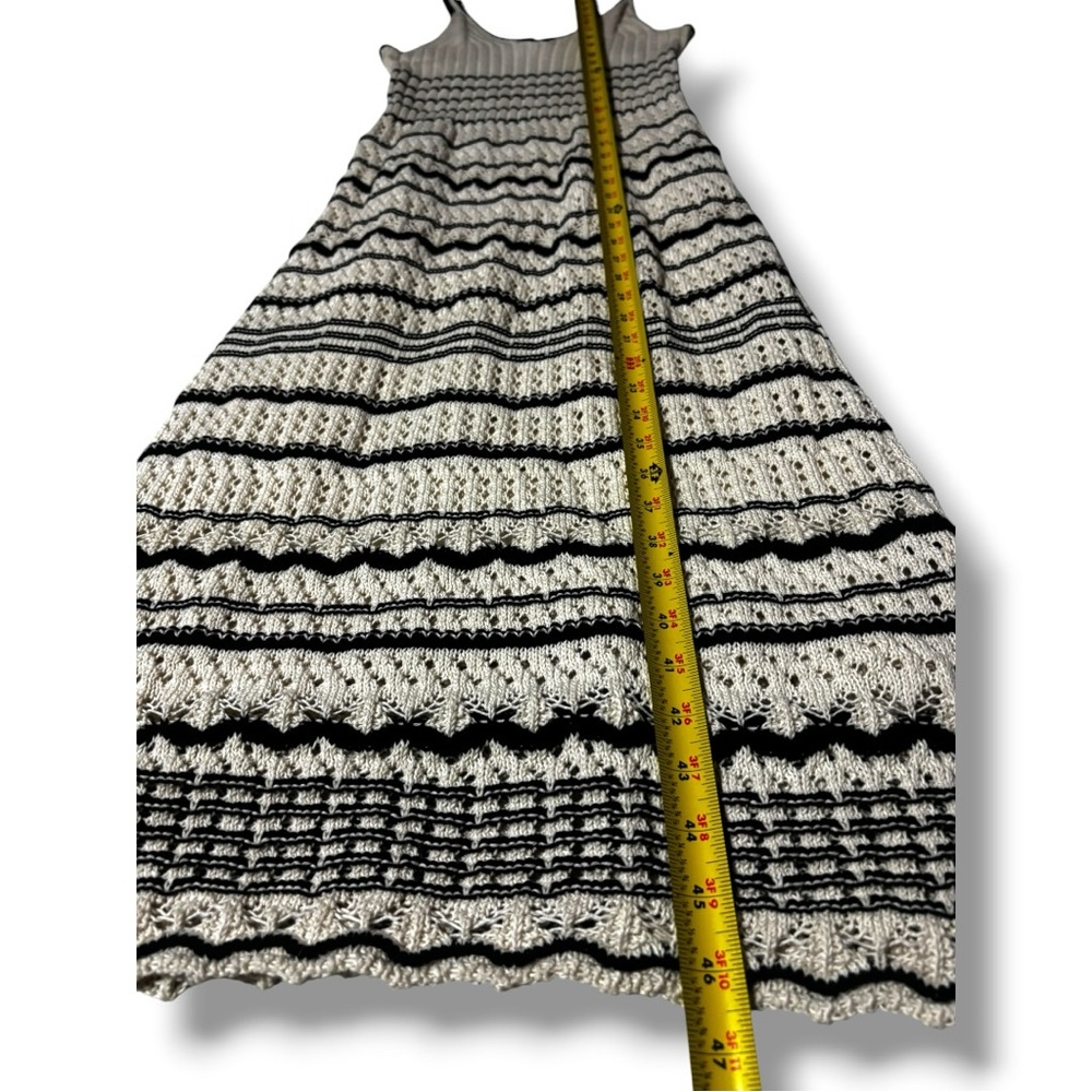 Vero Moda Cream and Black Horizontal Stripe Sleeveless V-Neck Knit Midi Dress - Picture 12 of 16